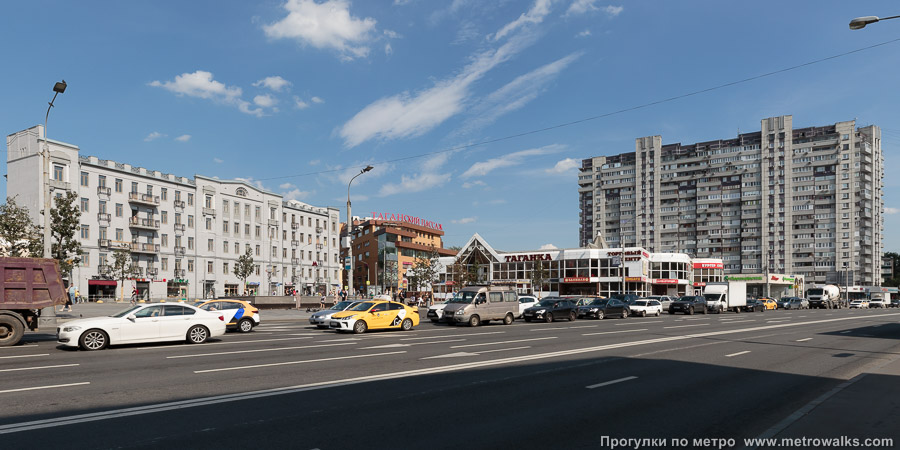 Станция Марксистская (Калининская линия, Москва). Общий вид окрестностей станции. Марксистская улица; на заднем плане — Таганская.