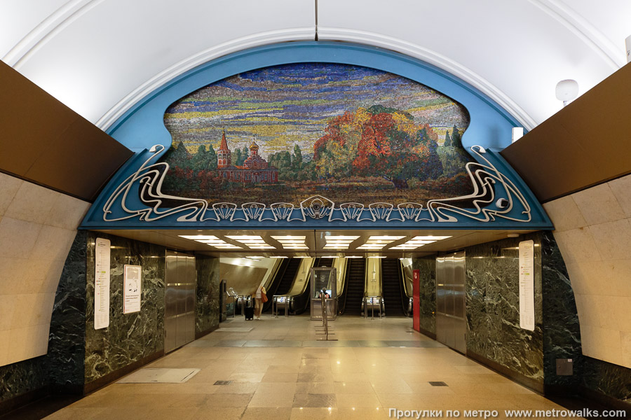 Станция Марьина Роща (Люблинско-Дмитровская линия, Москва). Северный выход был открыт на 2½ года позже — в 2012.