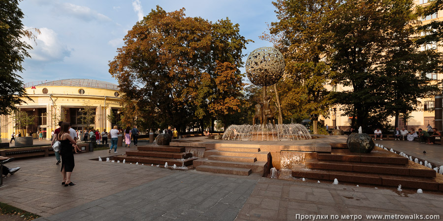 Станция Новокузнецкая (Замоскворецкая линия, Москва). Общий вид окрестностей станции.