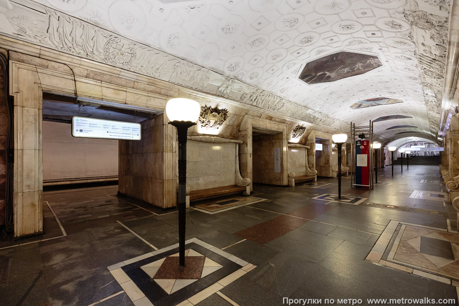 Станция Новокузнецкая (Замоскворецкая линия, Москва). Вид по диагонали.