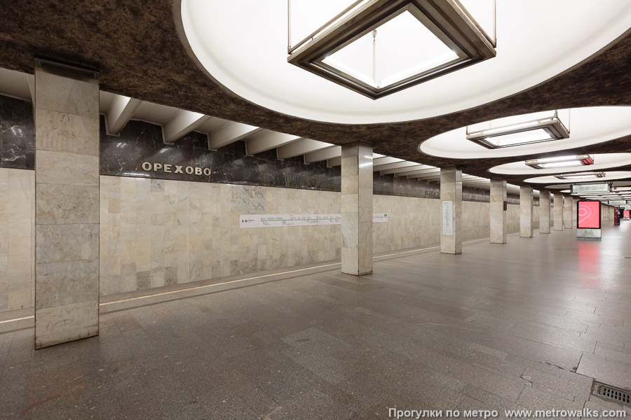 Станция Орехово (Замоскворецкая линия, Москва). Вид по диагонали.