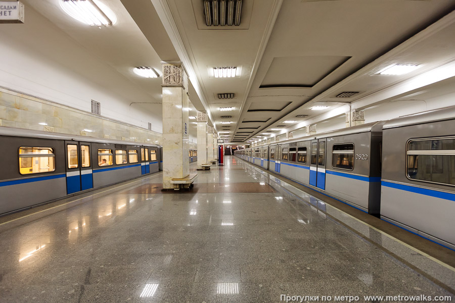 Станция Партизанская (Арбатско-Покровская линия, Москва). Продольный вид.