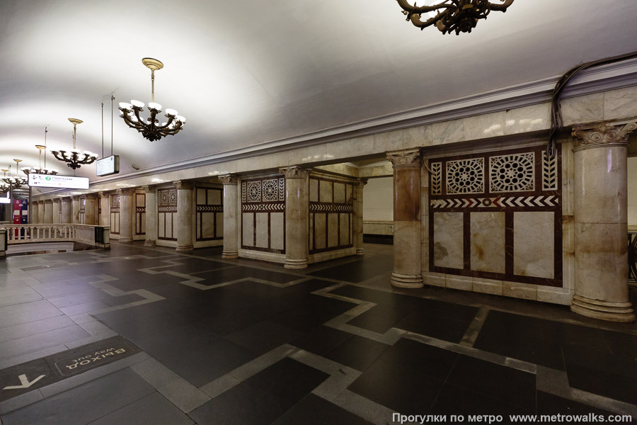 Станция Павелецкая (Кольцевая линия, Москва). Вид по диагонали.