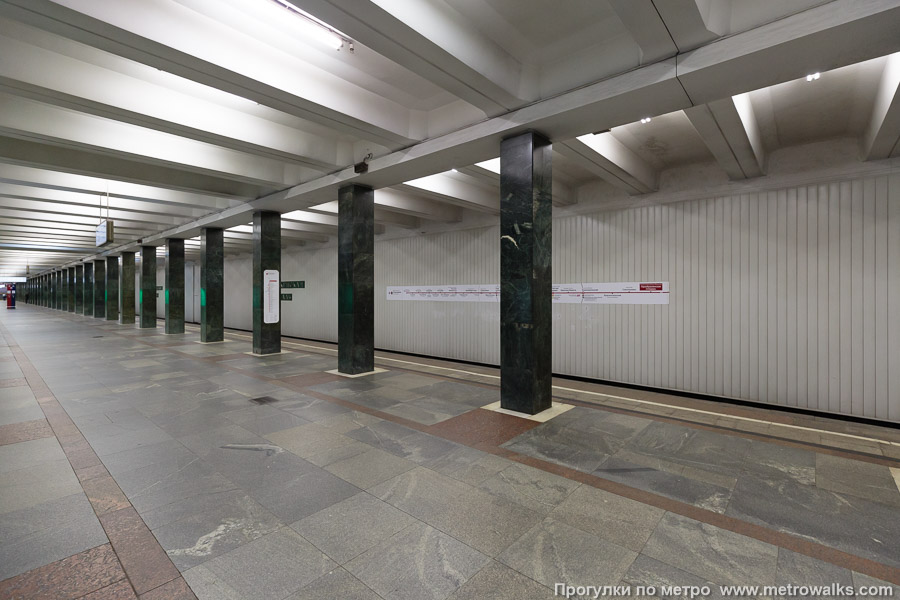 Станция Преображенская площадь (Сокольническая линия, Москва). Вид по диагонали.