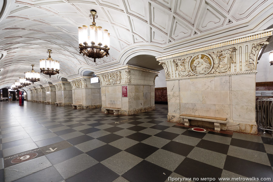 Станция Проспект Мира (Кольцевая линия, Москва). Вид по диагонали.