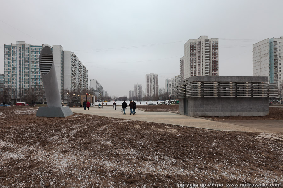 Станция Шипиловская (Люблинско-Дмитровская линия, Москва). Общий вид окрестностей станции.