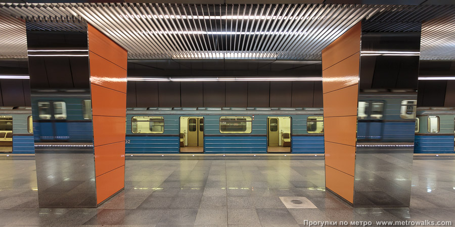 Станция Жулебино (Таганско-Краснопресненская линия, Москва). … и оранжевые.