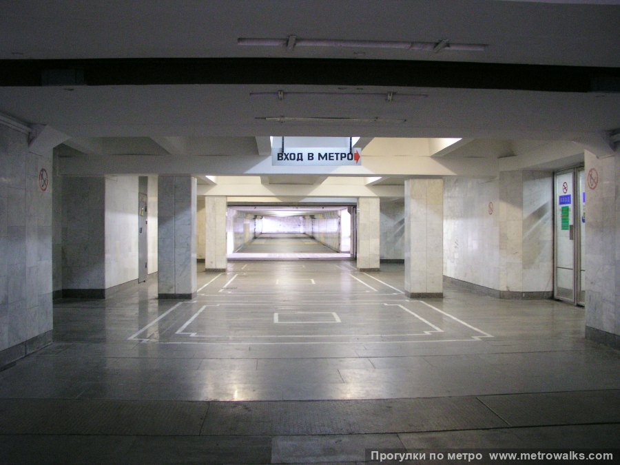 Станция Кировская (Автозаводско-Нагорная линия, Нижний Новгород). Коридор подземного перехода.