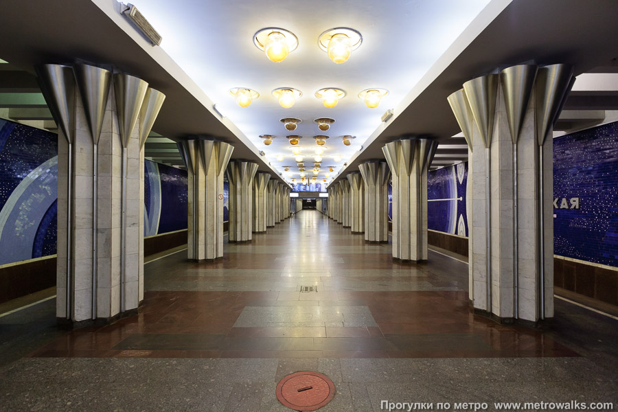 Станция Гагаринская (Самара). Продольный вид центрального зала.