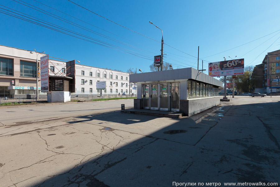 Станция Гагаринская (Самара). Вход на станцию осуществляется через подземный переход.