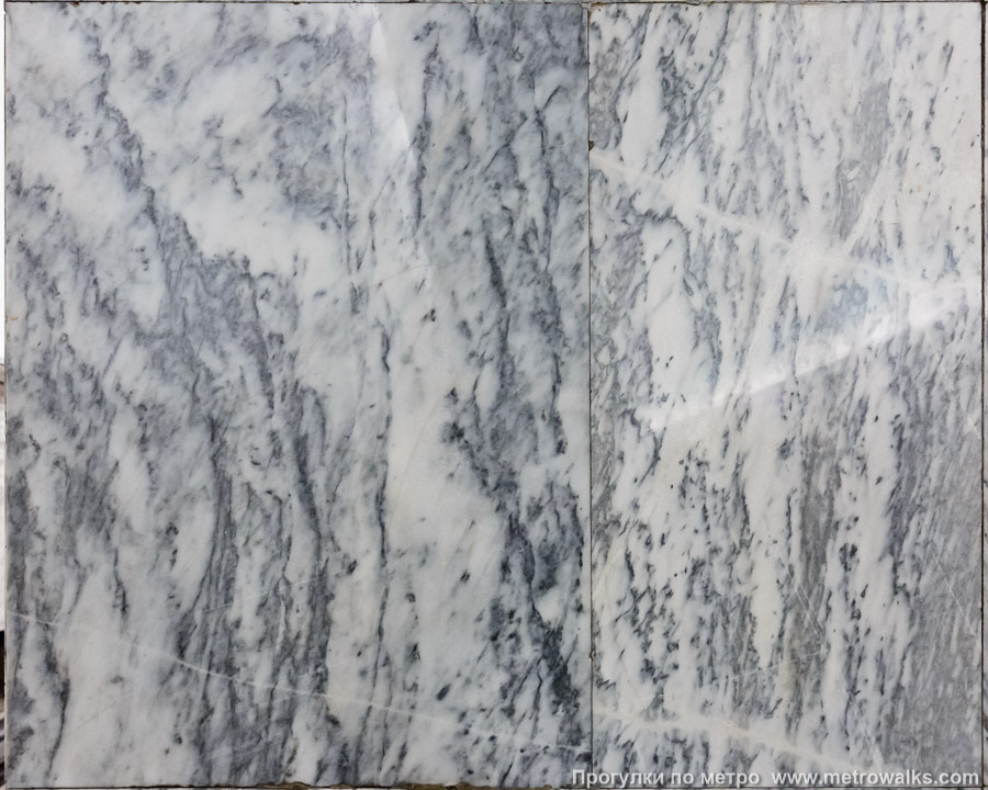 Станция Балтийская (Кировско-Выборгская линия, Санкт-Петербург). Фрагмент облицовки колонны крупным планом.