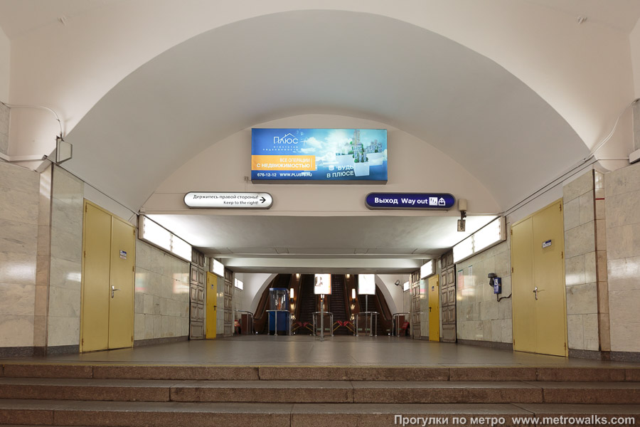 Станция Проспект Большевиков (Правобережная линия, Санкт-Петербург). Эскалаторы.