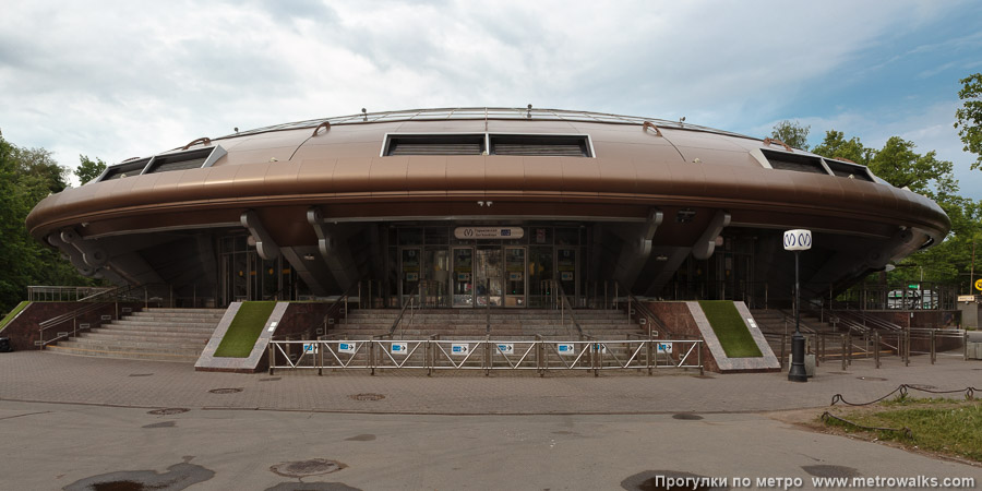 Станция Горьковская (Московско-Петроградская линия, Санкт-Петербург). Наземный вестибюль станции.