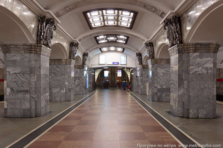 Станция Кировский завод (Кировско-Выборгская линия, Санкт-Петербург). Часть станции около выхода в город.