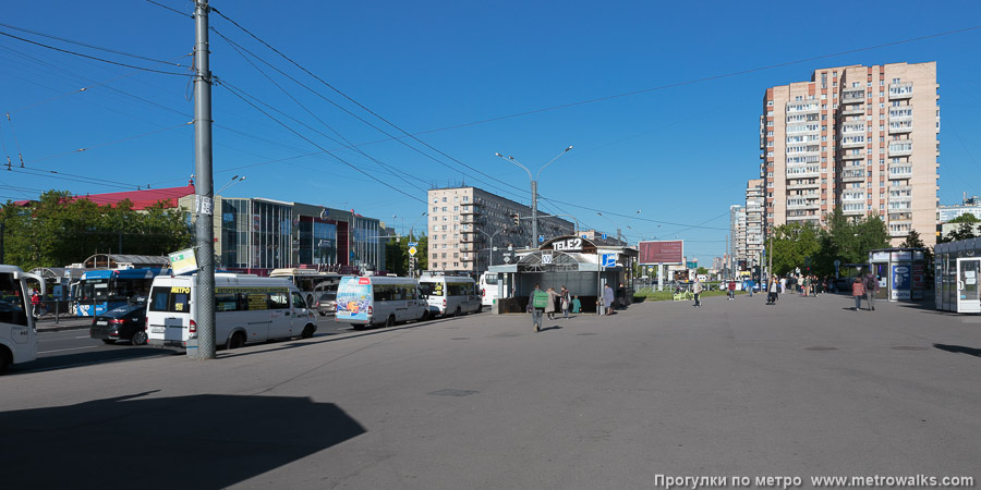 Станция Ленинский проспект (Кировско-Выборгская линия, Санкт-Петербург). Общий вид окрестностей станции. Ленинский проспект (северный вход).