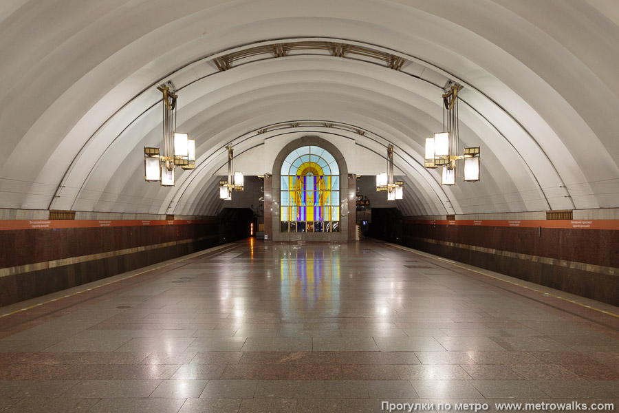 Станция Лиговский проспект (Правобережная линия, Санкт-Петербург). Противоположная от входа часть станции.