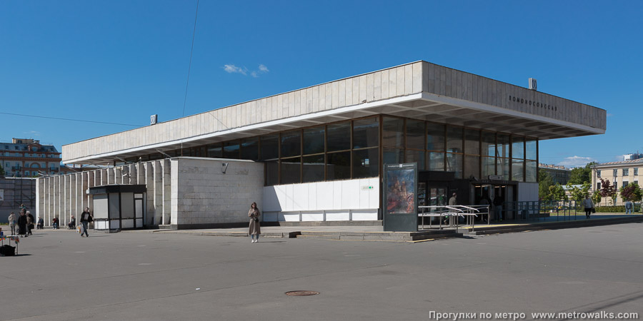Станция Ломоносовская (Невско-Василеостровская линия, Санкт-Петербург). Наземный вестибюль станции.