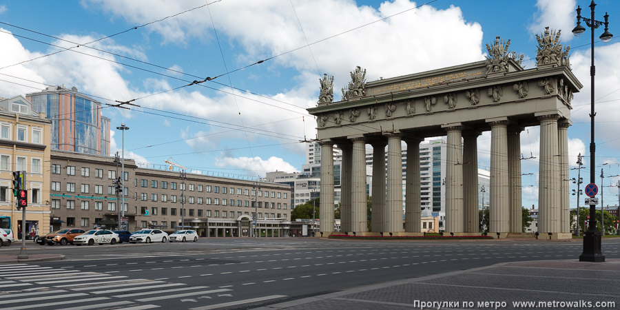 Станция Московские ворота (Московско-Петроградская линия, Санкт-Петербург). Общий вид окрестностей станции. Площадь Московских Ворот.