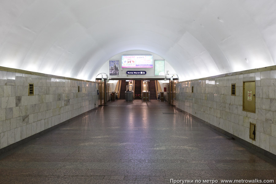 Станция Садовая (Фрунзенско-Приморская линия, Санкт-Петербург). Эскалаторы.