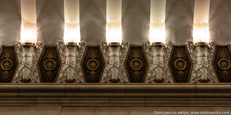 Станция Технологический институт (Кировско-Выборгская линия, Санкт-Петербург). Декоративная отделка потолка.