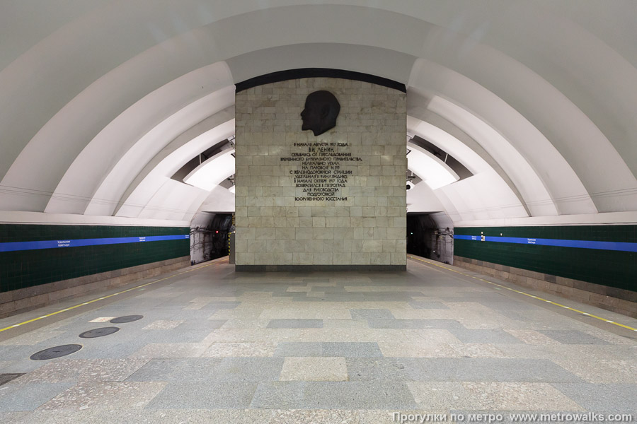 Станция Удельная (Московско-Петроградская линия, Санкт-Петербург). Противоположная от входа часть станции.