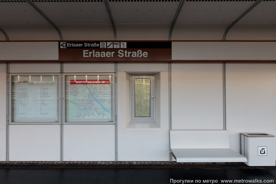 Станция Erlaaer Straße [Эрлаер Штрассе] (U6, Вена). Скамейка.
