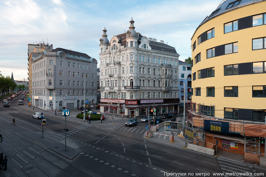 Станция Gumpendorfer Straße [Гумпендорфер Штрассе] (U6, Вена). Общий вид окрестностей станции.