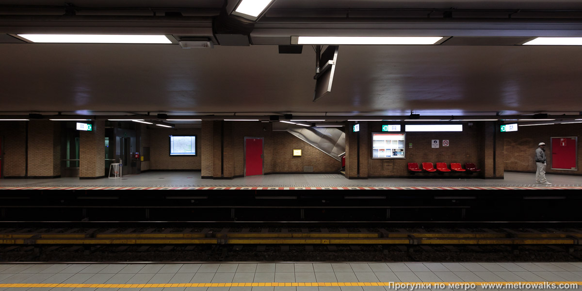 Фотография станции Bizet [Бизе́] (линия 5, Брюссель). Поперечный вид.