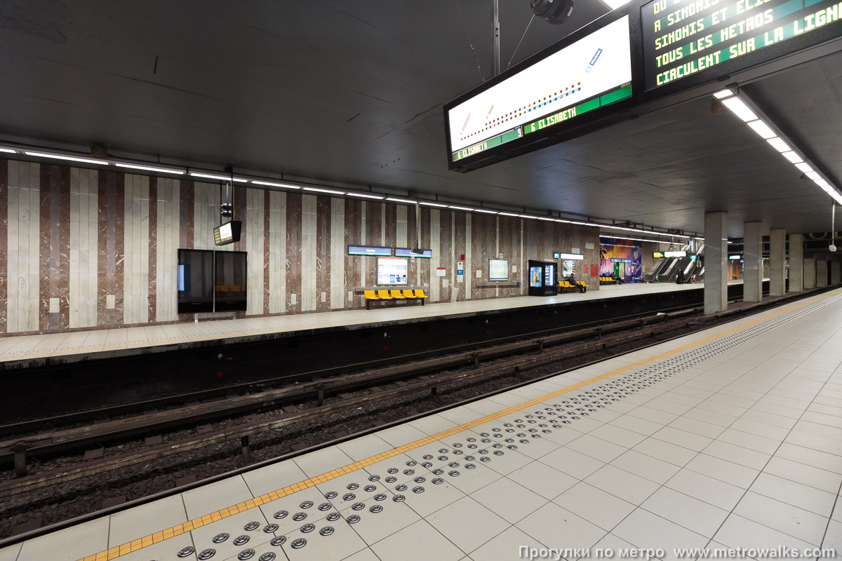 Фотография станции Louise / Louiza [Луи́з / Луи́за] (линия 2 / 6, Брюссель). Вид по диагонали.