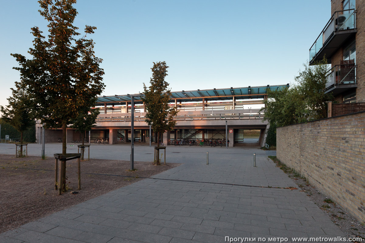 Фотография станции Sundby [Сандбю] (Копенгаген). Вид станции снаружи.