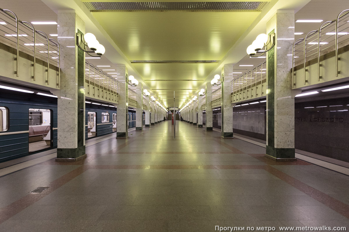 Фотография станции Бульвар Дмитрия Донского (Серпуховско-Тимирязевская линия, Москва). Продольный вид центрального зала.