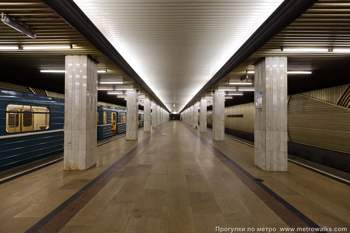 Фотография станции Бульвар Рокоссовского (Сокольническая линия, Москва). Продольный вид центрального зала.