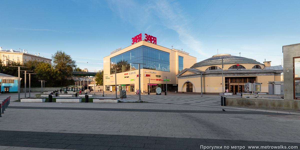 Фотография станции Электрозаводская (Арбатско-Покровская линия, Москва). Общий вид окрестностей станции.
