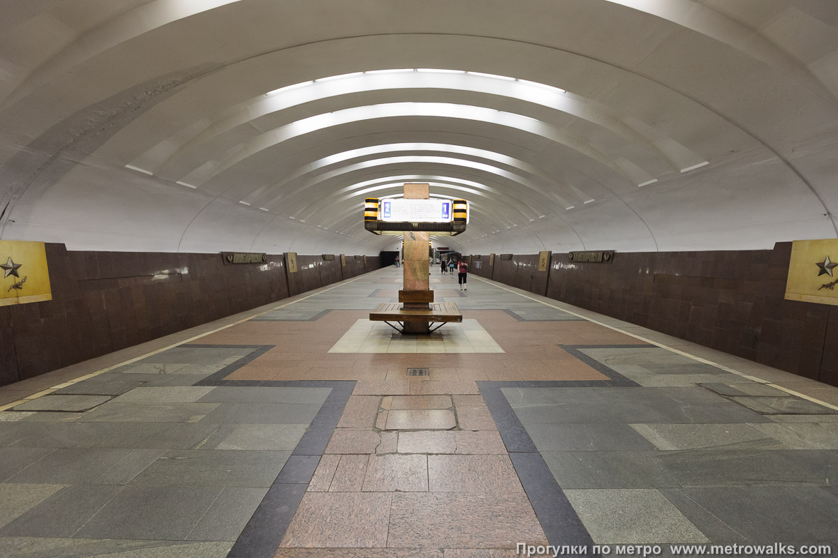 Фотография станции Кантемировская (Замоскворецкая линия, Москва). Продольный вид по оси станции.