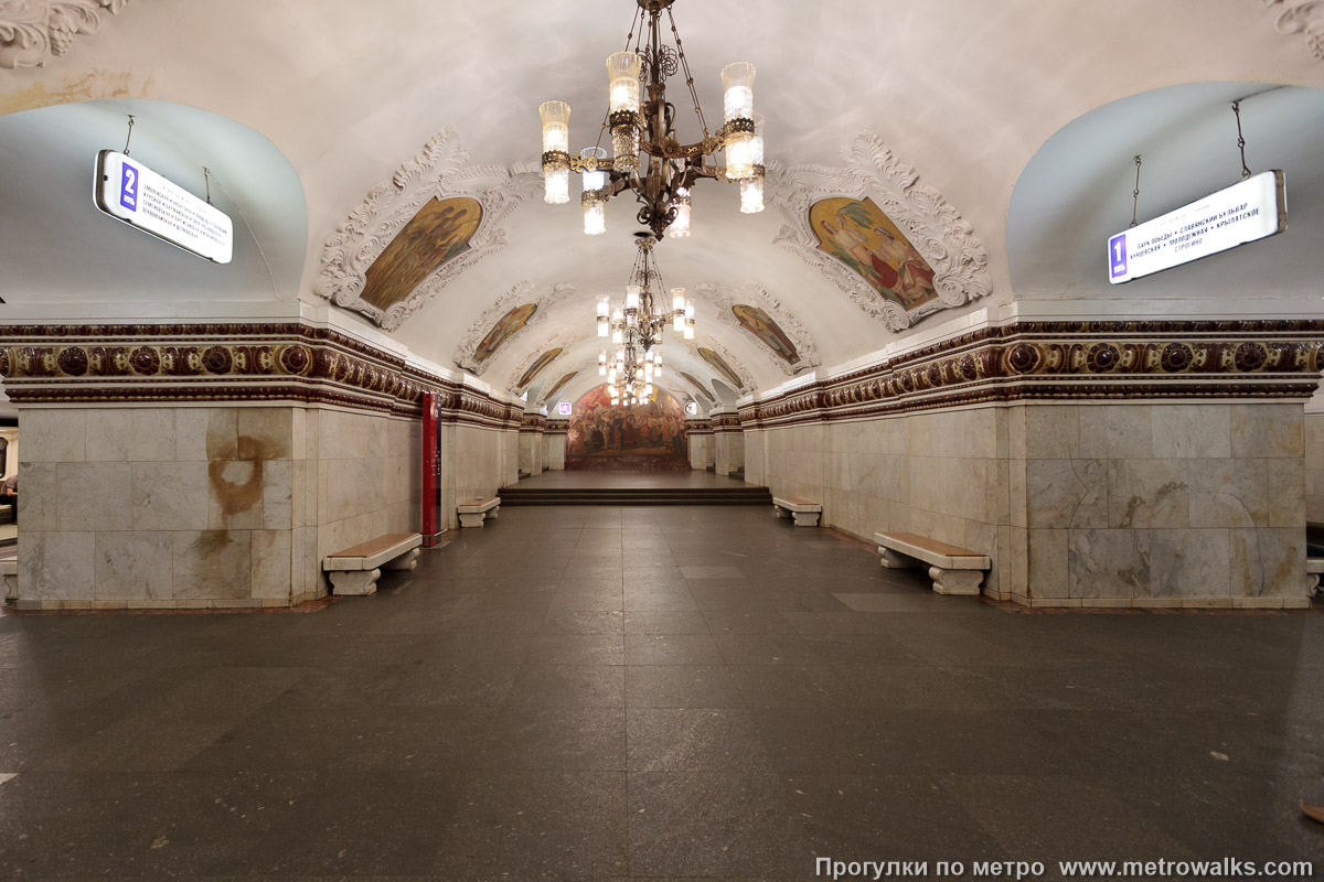 Фотография станции Киевская (Арбатско-Покровская линия, Москва). Часть станции около выхода в город. Фотография станции Киевская (Арбатско-Покровская линия, Москва). Часть станции около выхода в город.