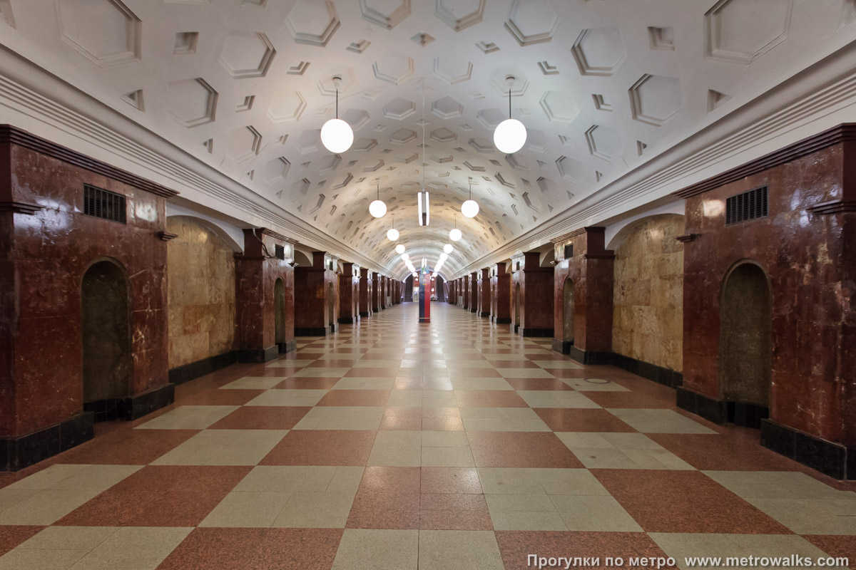Фотография станции Красные ворота (Сокольническая линия, Москва). Продольный вид центрального зала.