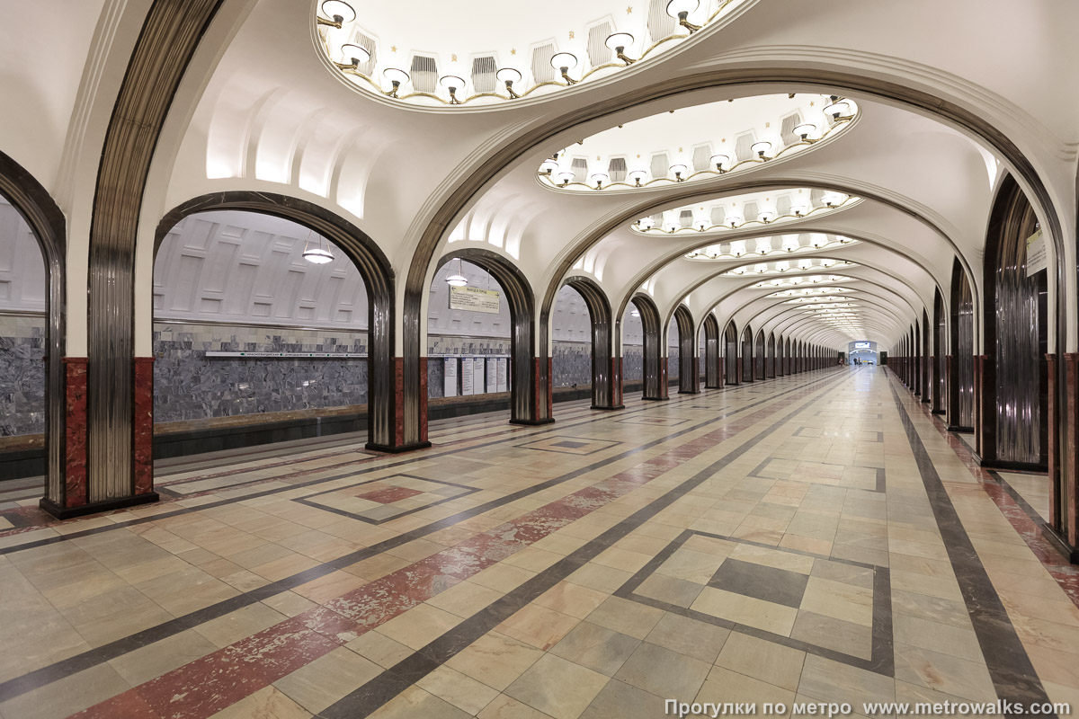Фотография станции Маяковская (Замоскворецкая линия, Москва). Вид по диагонали.