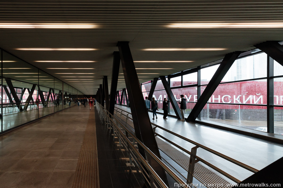 Фотография станции Мичуринский проспект (Большая кольцевая линия, Москва). В переходе со станции БКЛ на одноимённую станцию Солнцевской линии. Фотография станции Мичуринский проспект (Большая кольцевая линия, Москва). В переходе со станции БКЛ на одноимённую станцию Солнцевской линии.