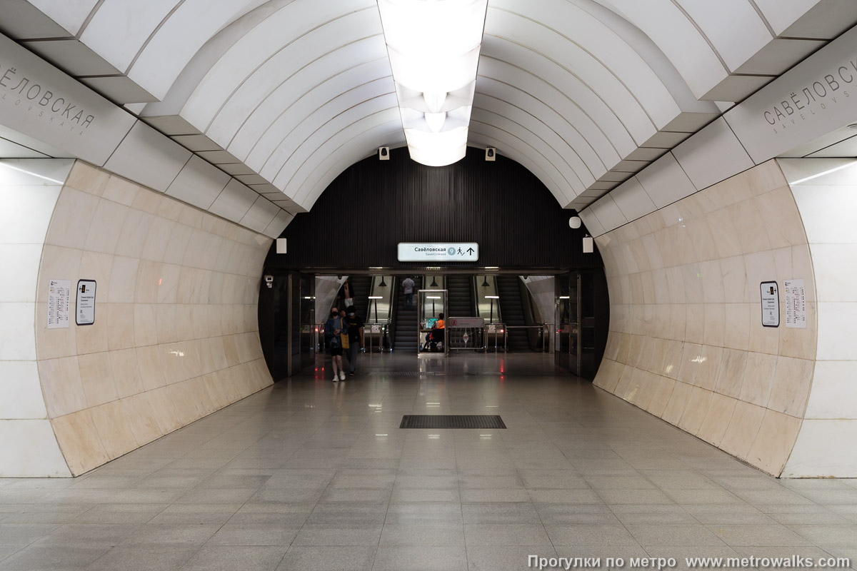 Савёловская (станция метро, Серпуховско-Тимирязевская линия). Переход в метро. Информатор Серпуховско-Тимирязевской линии. Проект большой кольцевой линии.