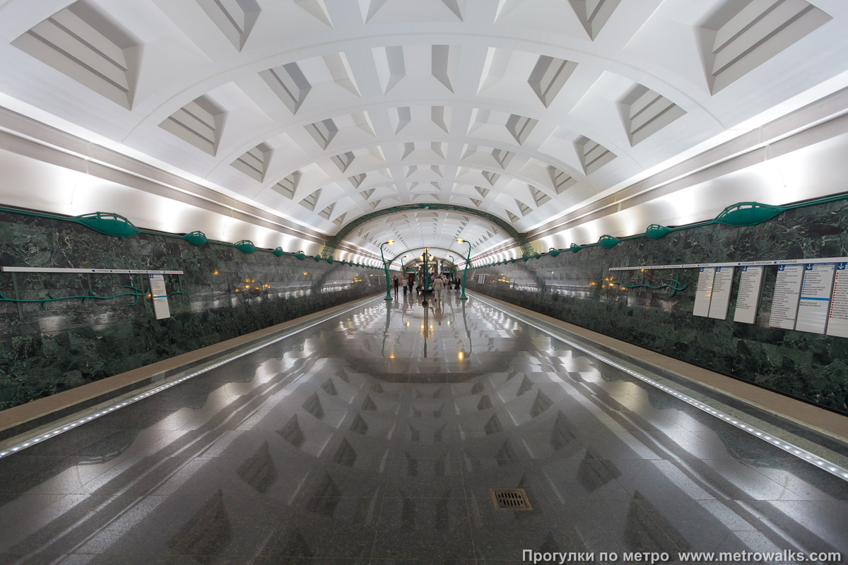 Фотография станции Славянский бульвар (Арбатско-Покровская линия, Москва). Продольный вид по оси станции.