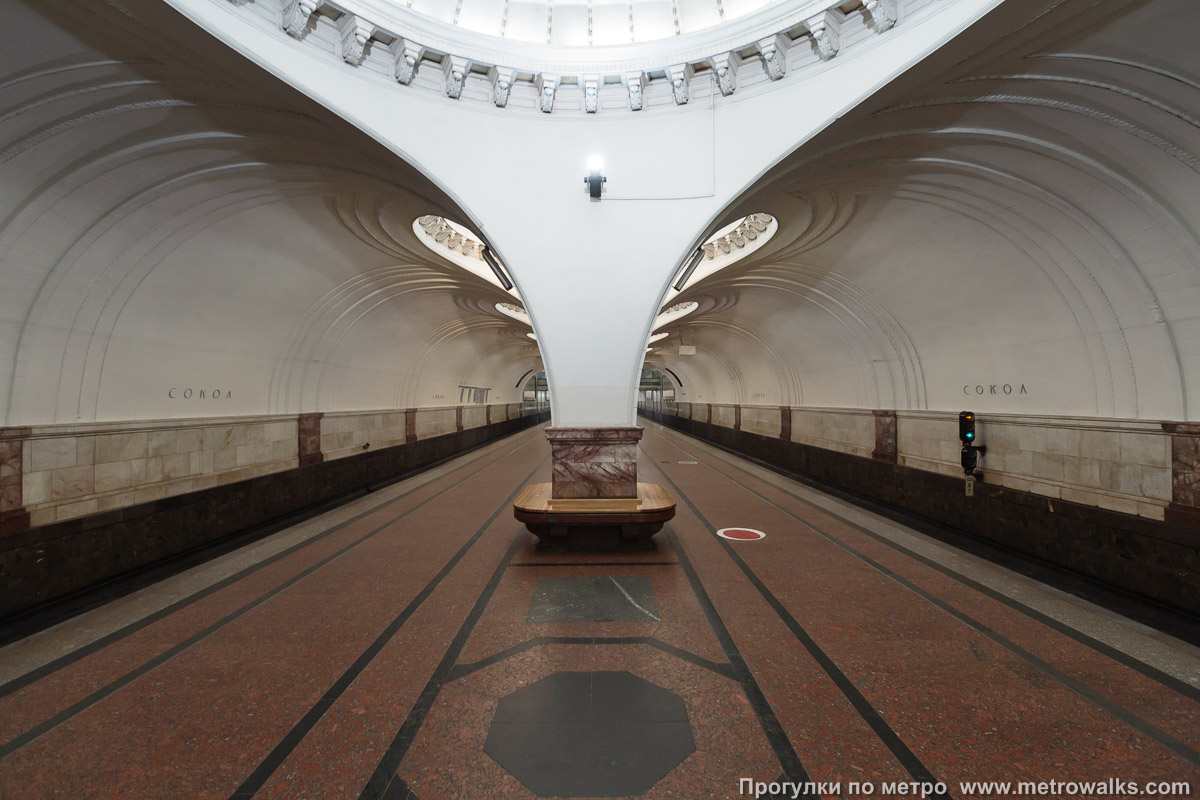 Фотография станции Сокол (Замоскворецкая линия, Москва). Продольный вид по оси станции.