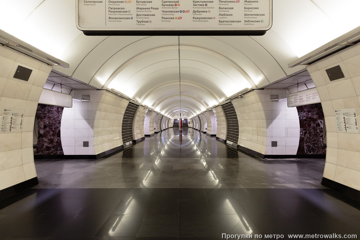 Фотография станции Верхние Лихоборы (Люблинско-Дмитровская линия, Москва). Продольный вид центрального зала.