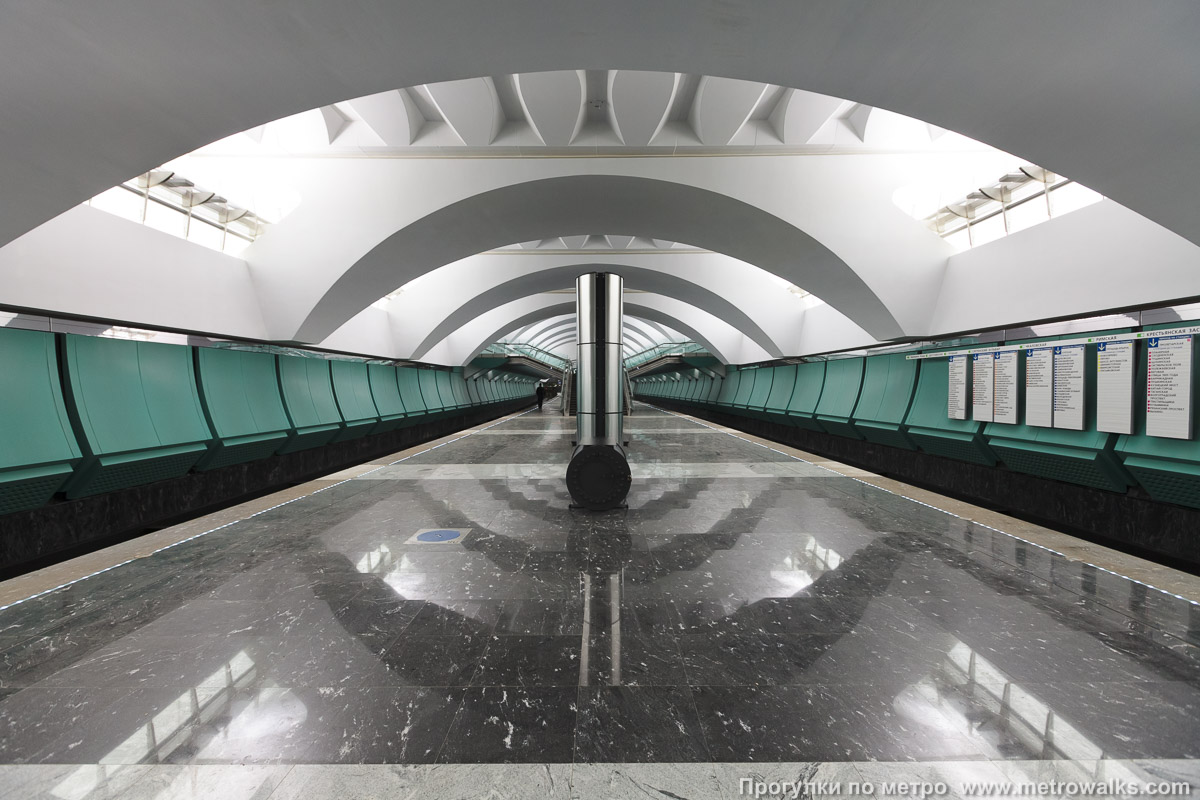 Фотография станции Зябликово (Люблинско-Дмитровская линия, Москва). Продольный вид центрального зала.