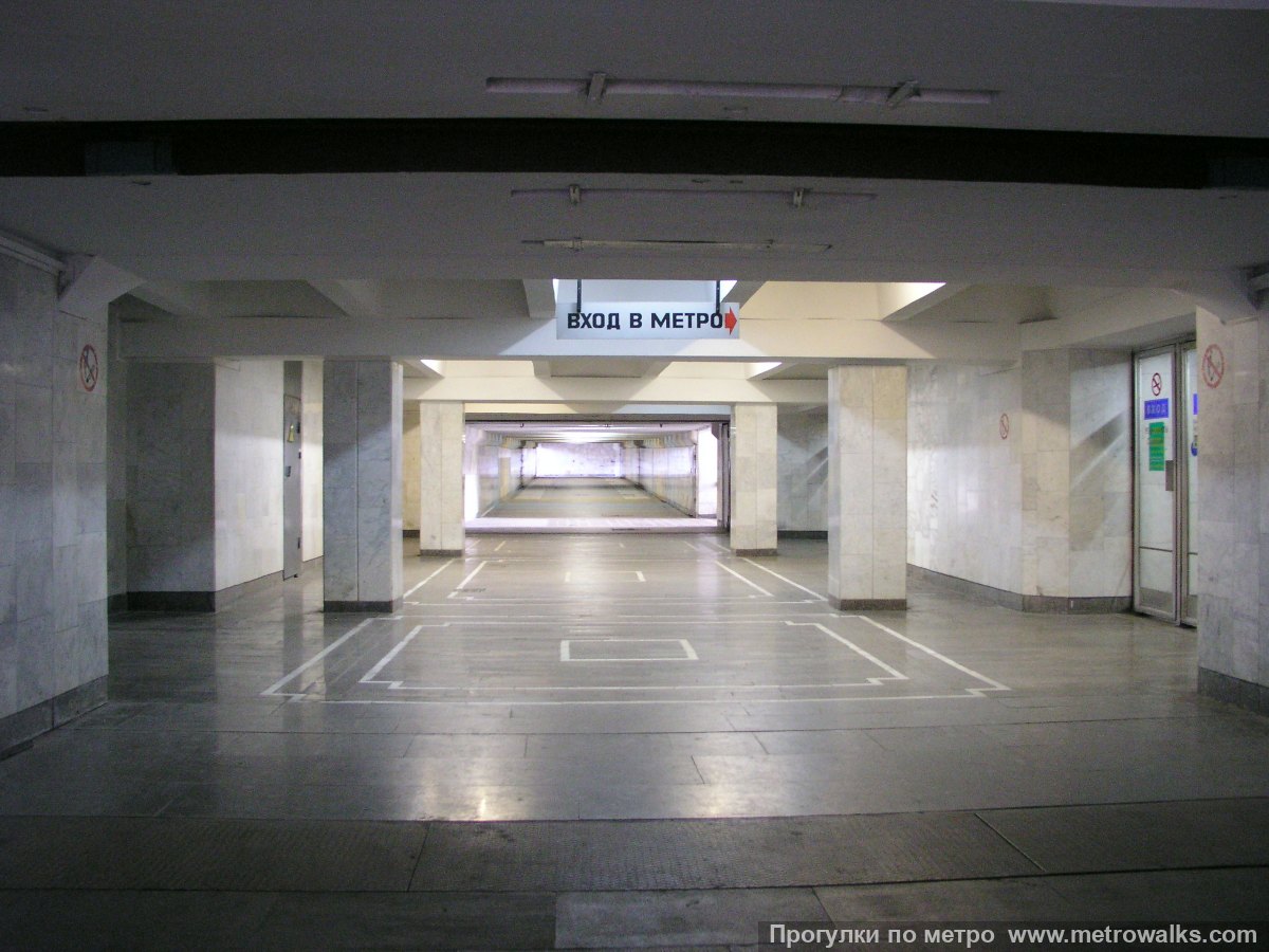 Фотография станции Кировская (Автозаводско-Нагорная линия, Нижний Новгород). Коридор подземного перехода.