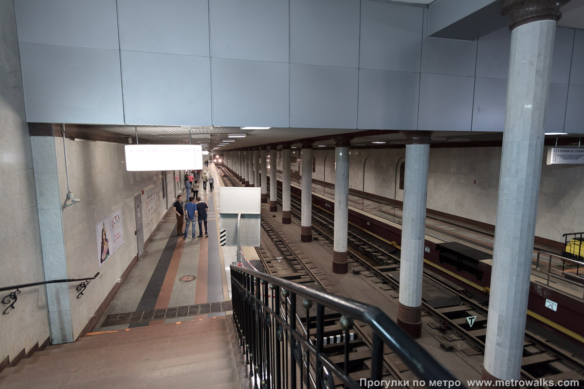 Фотография станции Российская (Самара). Спуск на станцию по лестнице.