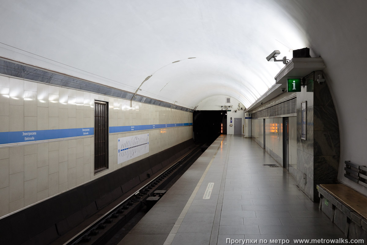 Фотография станции Электросила (Московско-Петроградская линия, Санкт-Петербург). Дальняя часть бокового зала станции.