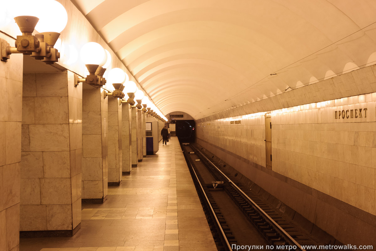 Станция метро петроградская