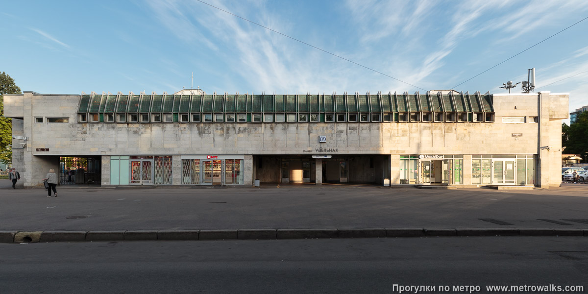 Фотография станции Удельная (Московско-Петроградская линия, Санкт-Петербург). Наземный вестибюль станции. Вид с Елецкой улицы.