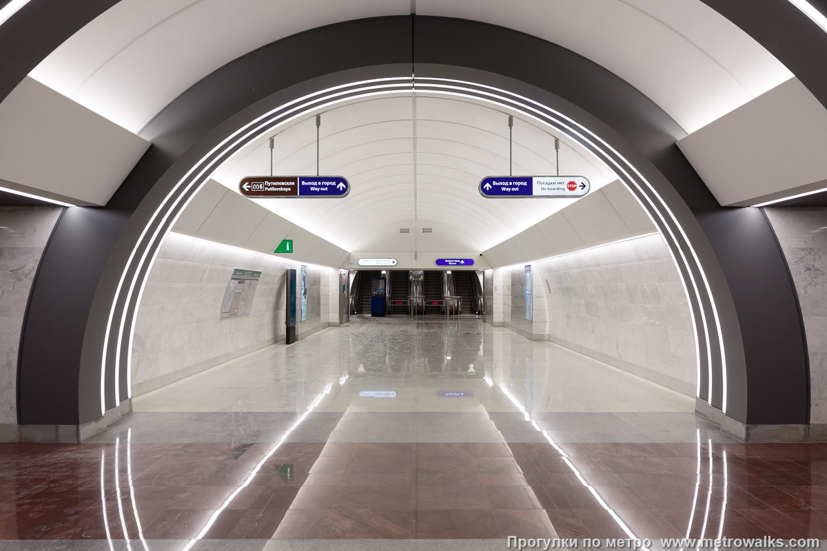 Фотография станции Юго-Западная (Красносельско-Калининская линия, Санкт-Петербург). Часть станции около выхода в город.