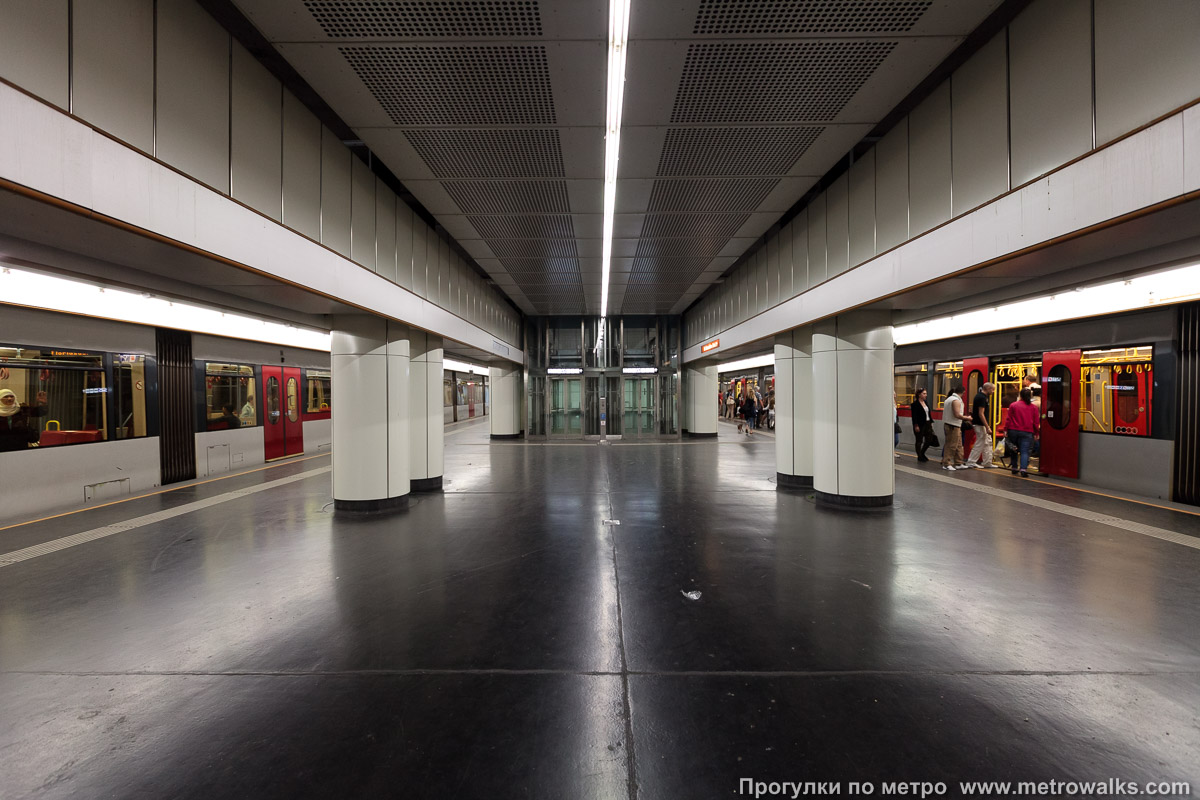 Фотография станции Floridsdorf [Флоридсдорф] (U6, Вена). Лифт.